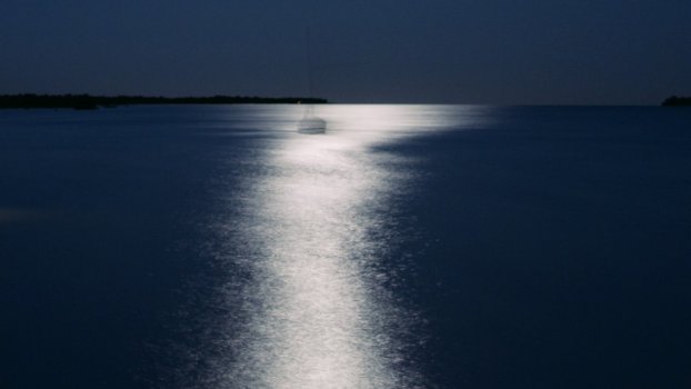 Timelapse Moon and ship