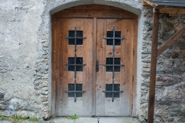 OpenfootageNET_Textures_MedievalDoors_0002