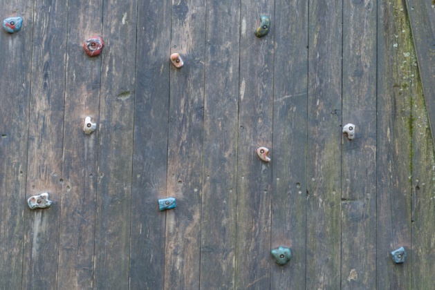 OpenfootageNET_textures_climbingwall_wood2