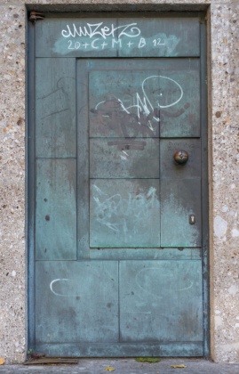 OpenfootageNET_textures_old_iron_door