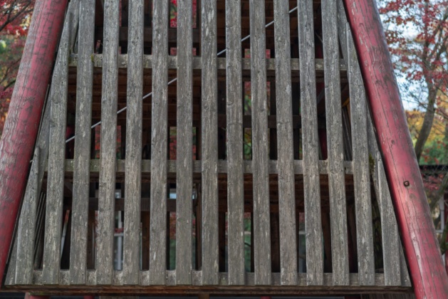 OpenfootageNET_textures_wood_stabs_weathered 4912 × 7360